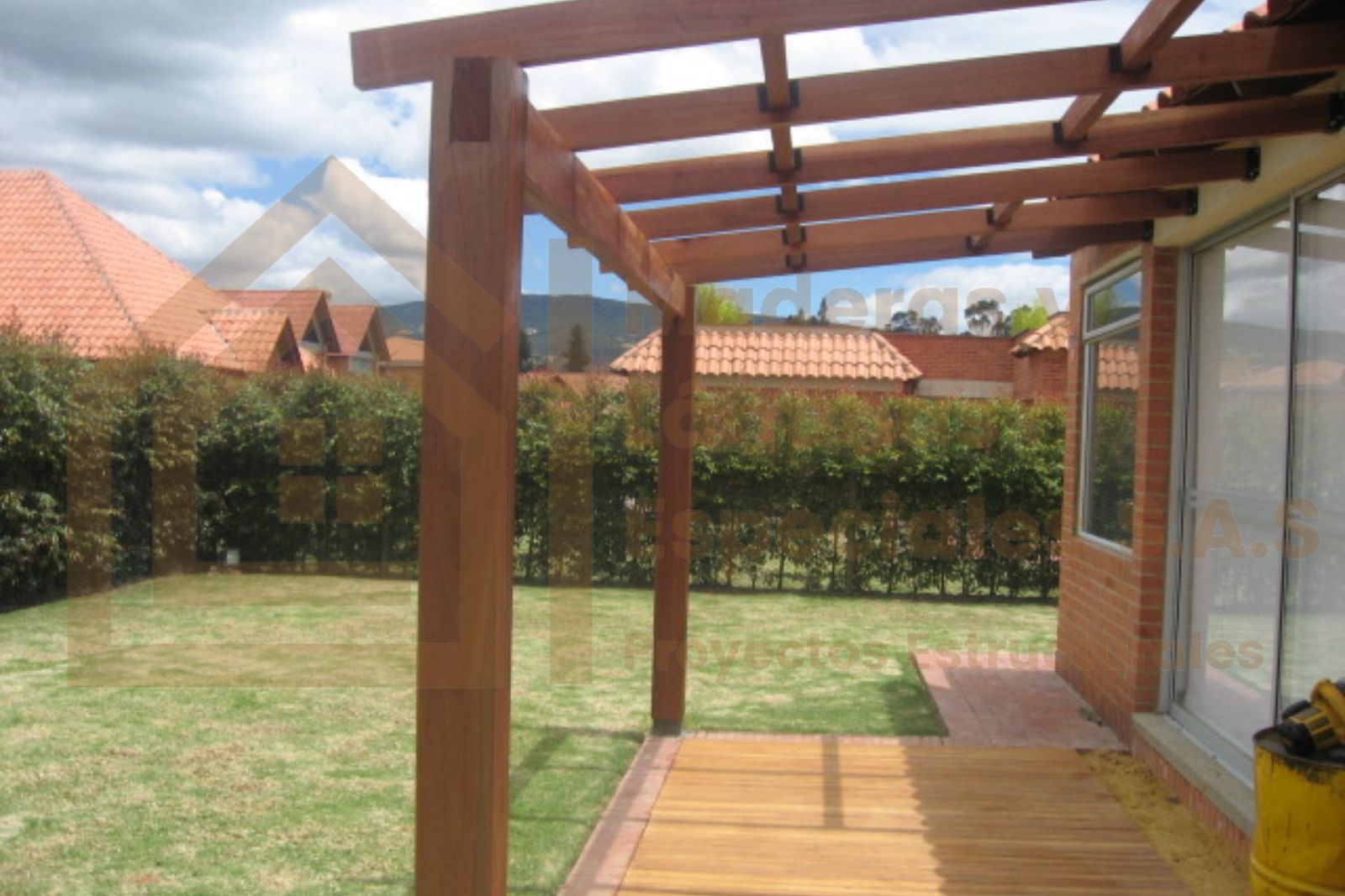 Pergola En Madera  Maderas y Laminas Especiales