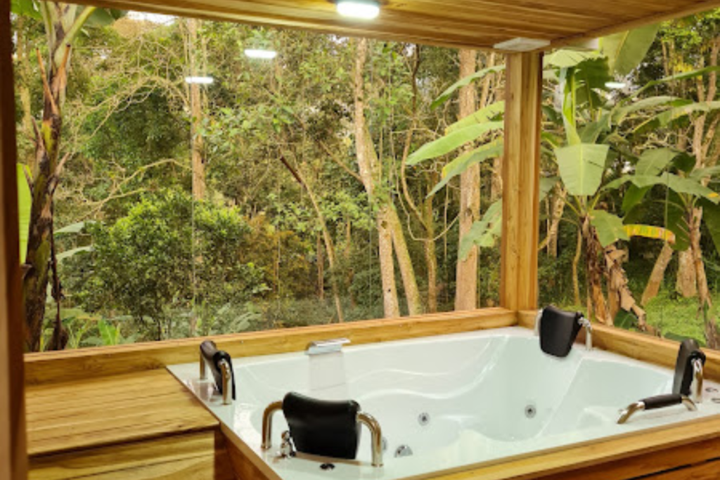 Jacuzzi En Madera  Maderas y Laminas Especiales